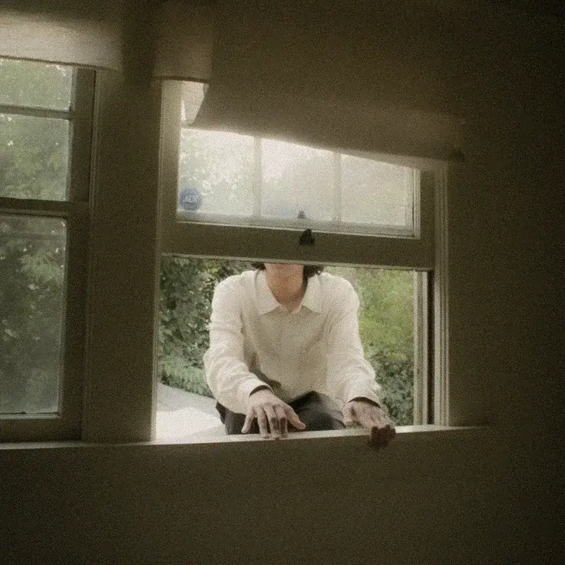 mysterious girl
