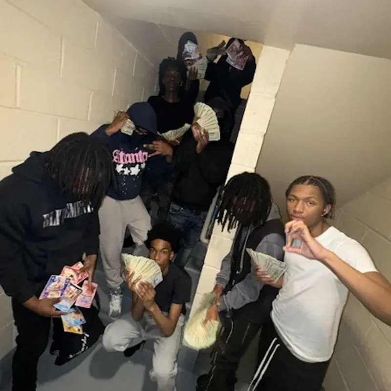 CLASSY (feat. Mir Bankz, Tee Millions, TopGoon & LosBlitz)