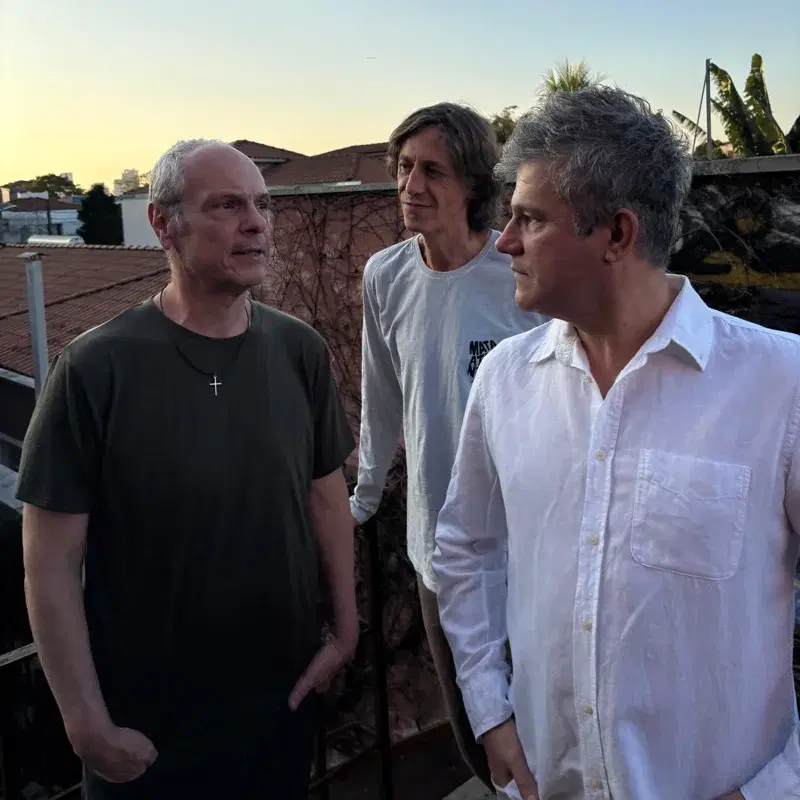 Três de mAiO