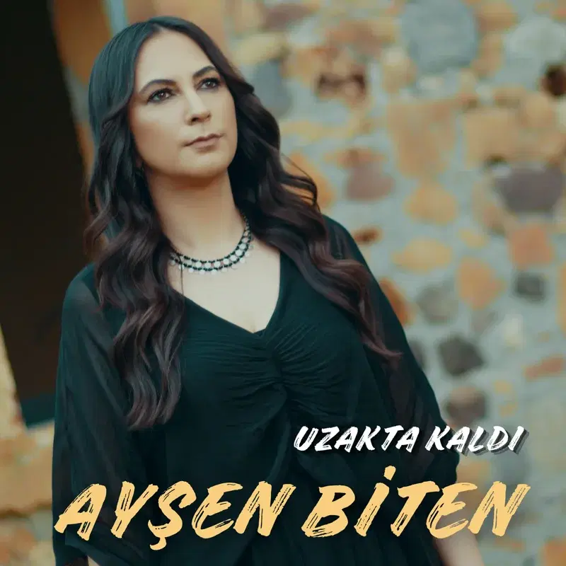 Uzakta Kaldı