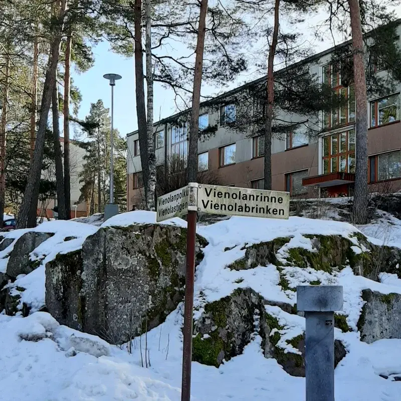 väkisin