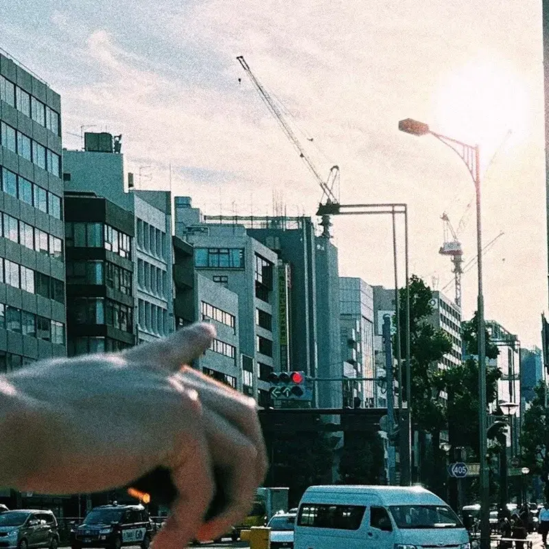 おくれた光