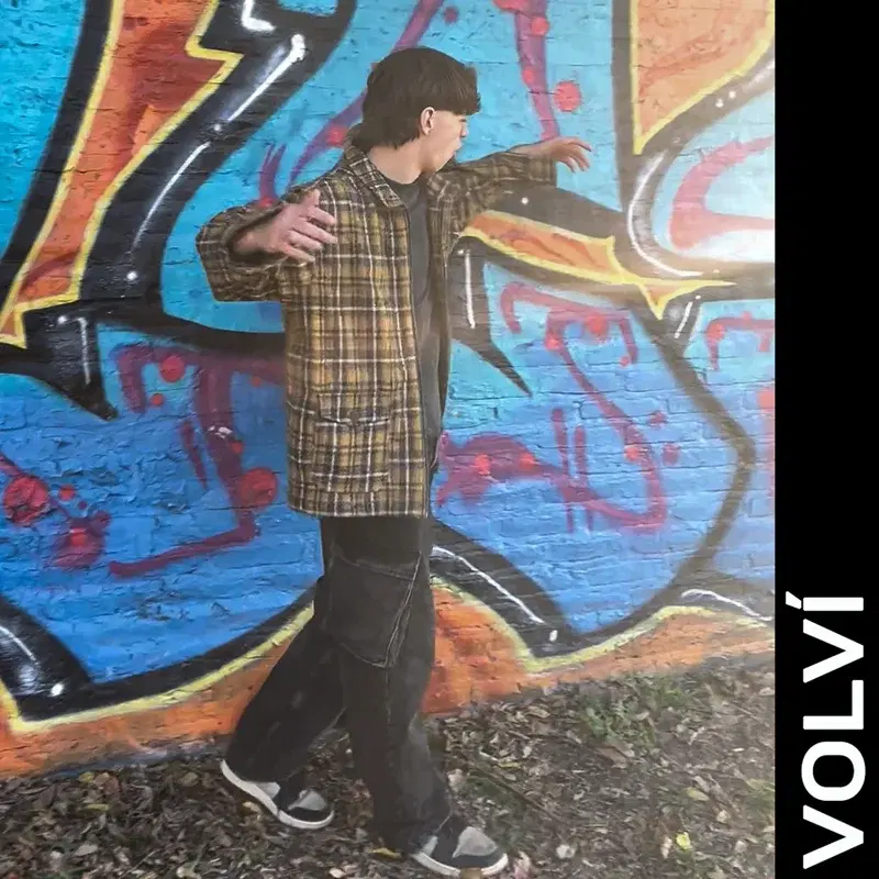 VOLVÍ