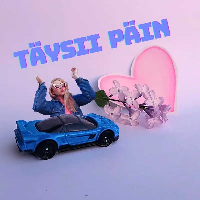Täysii päin