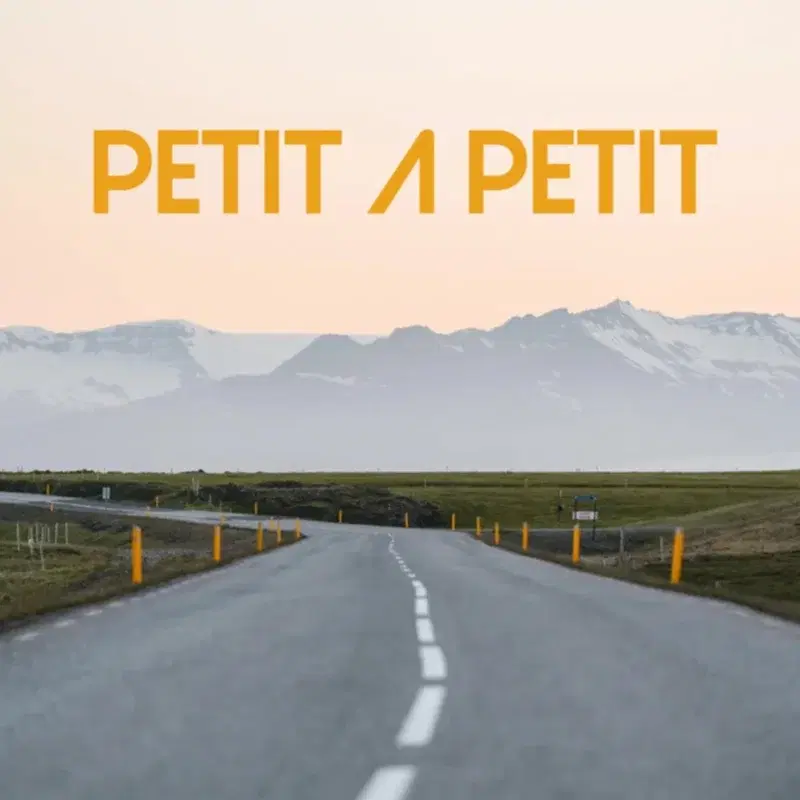 PETIT À PETIT
