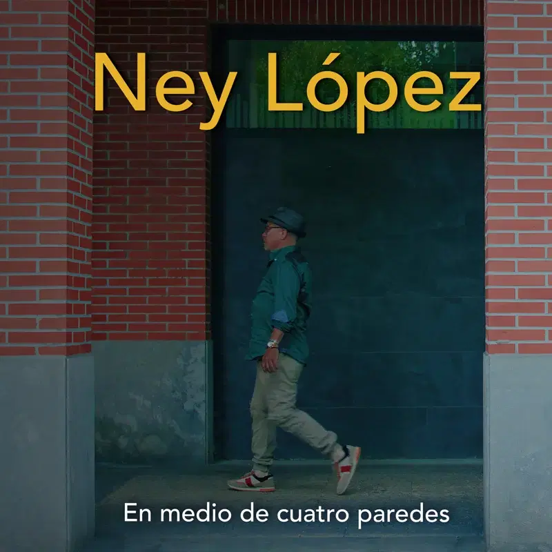 En medio de cuatro paredes