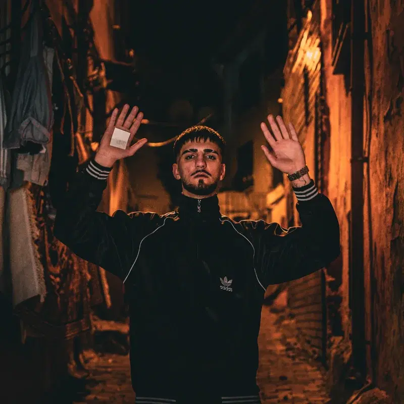 Tarlabaşındayım