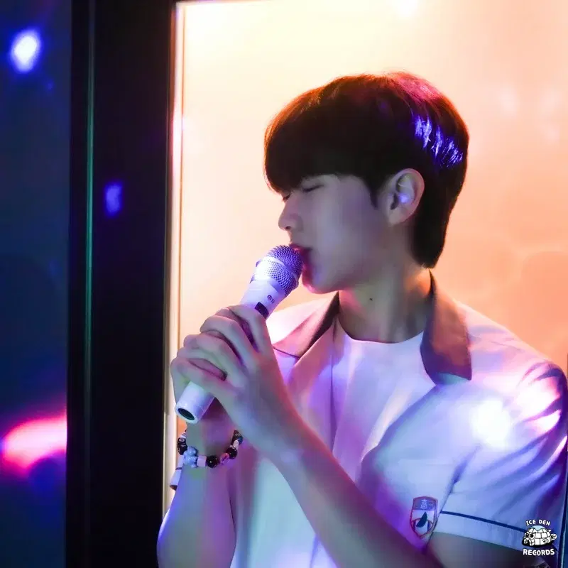 KARAOKE