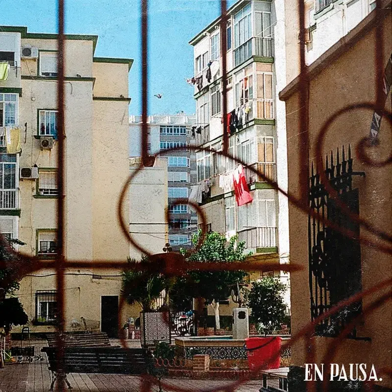 en pausa.